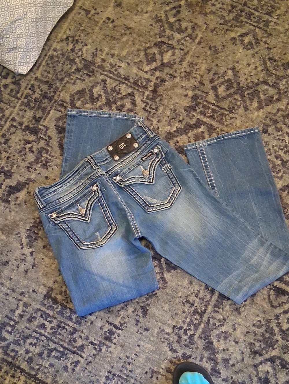 Blue Women's Embroidered Pocket Jeans